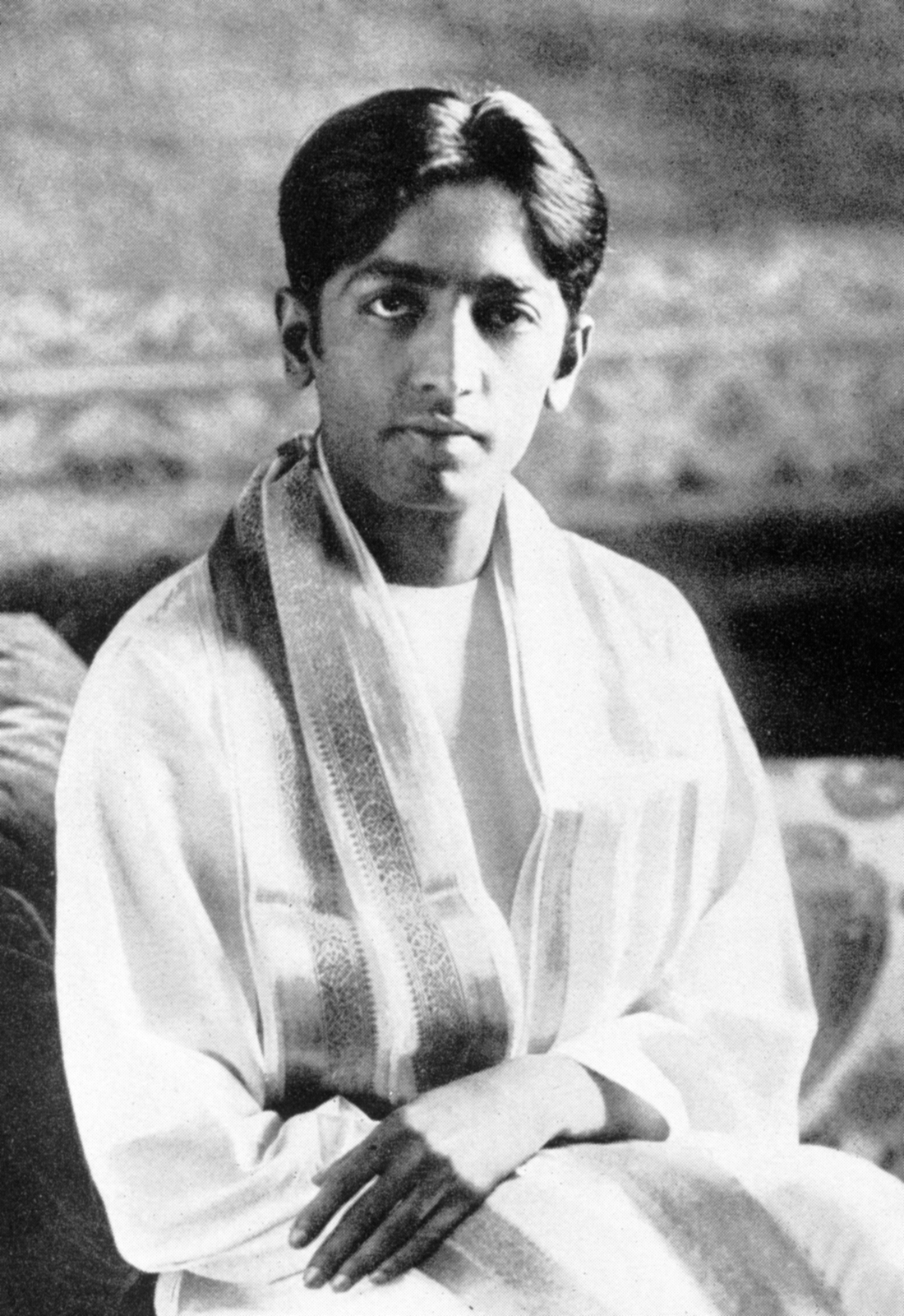 Krishnamurti young.jpg